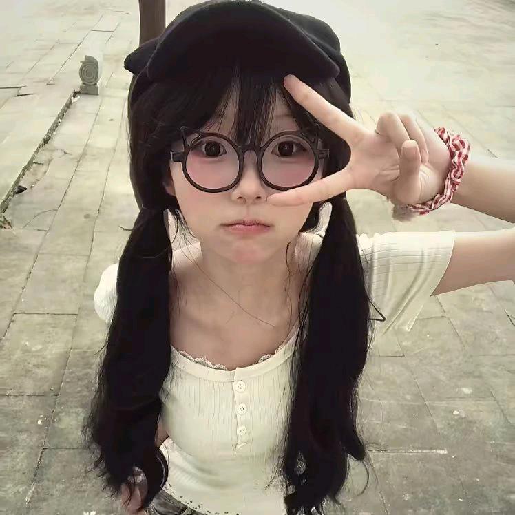 别哭^头像