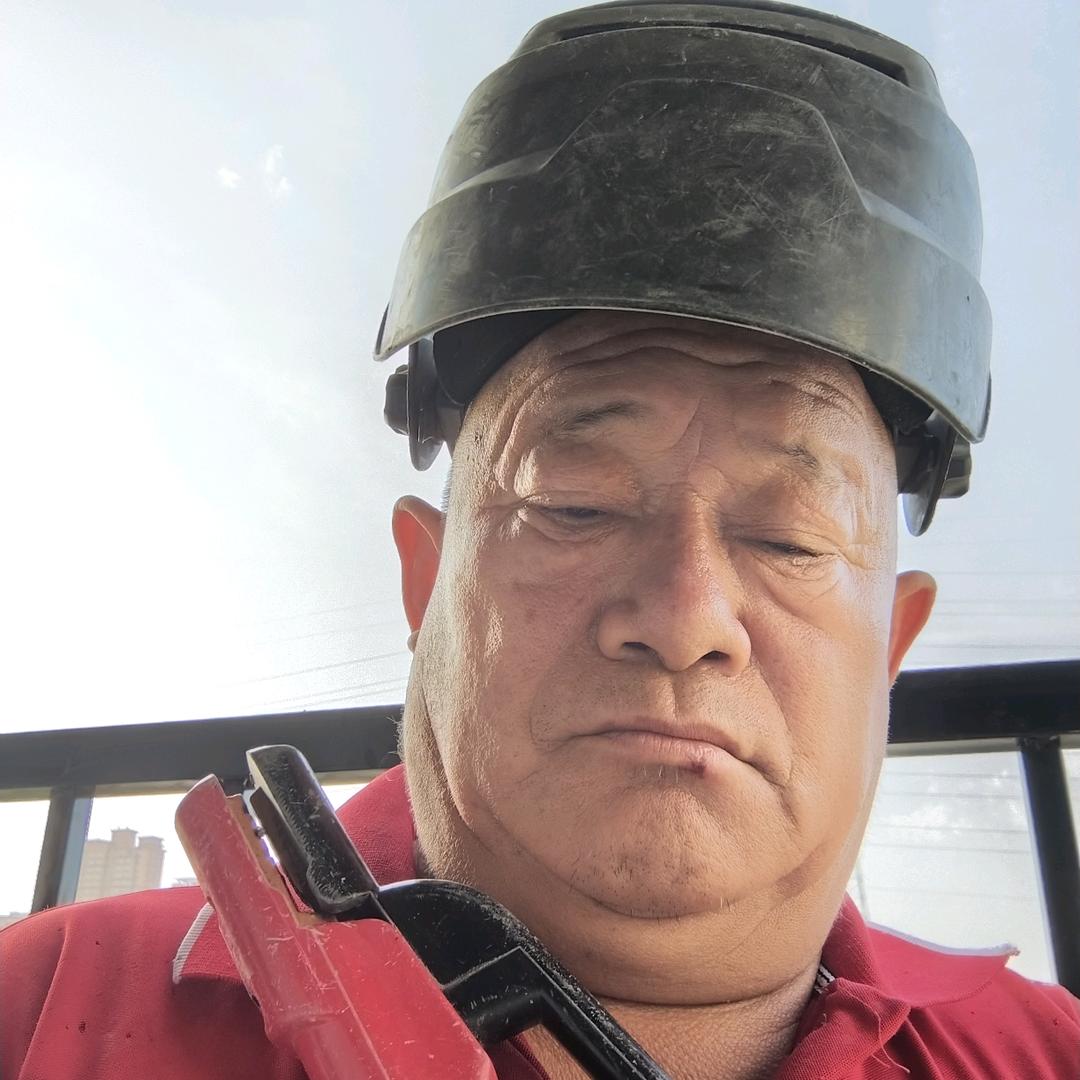 专业焊楼梯老樊火红