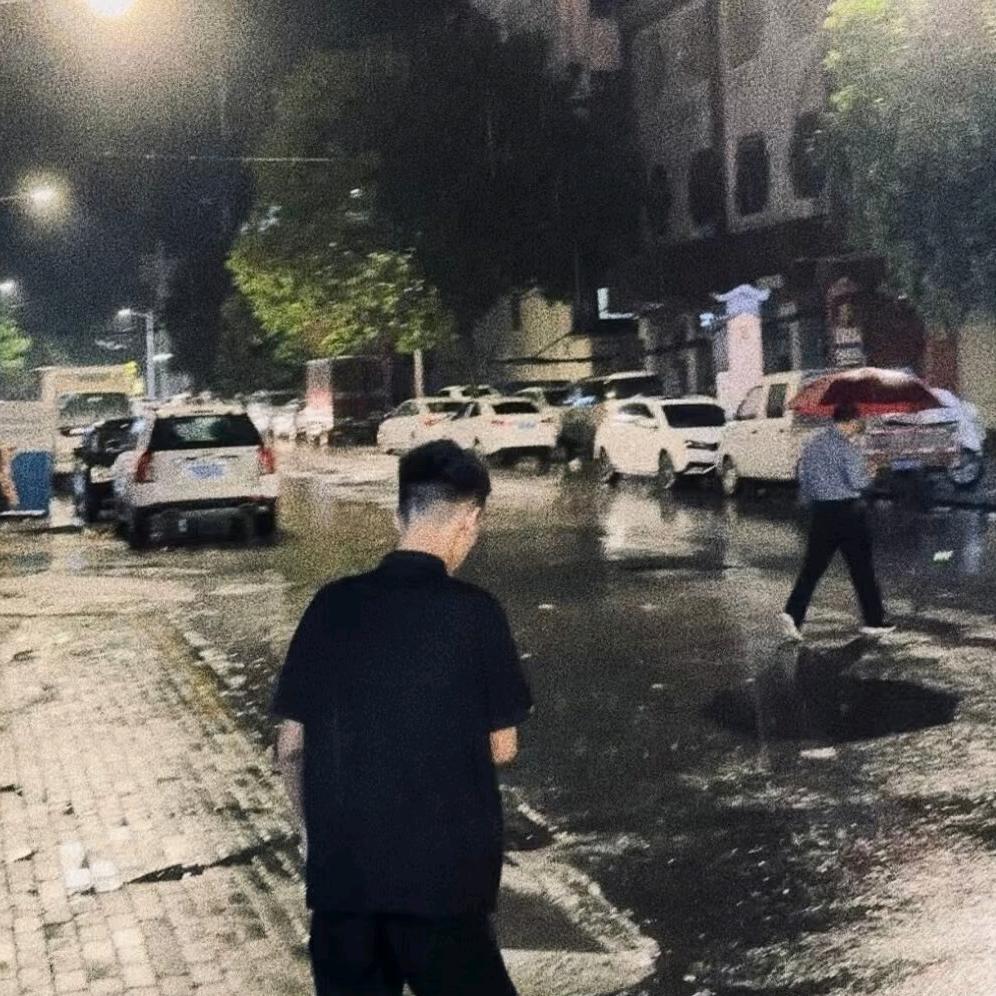 周 潇 齐