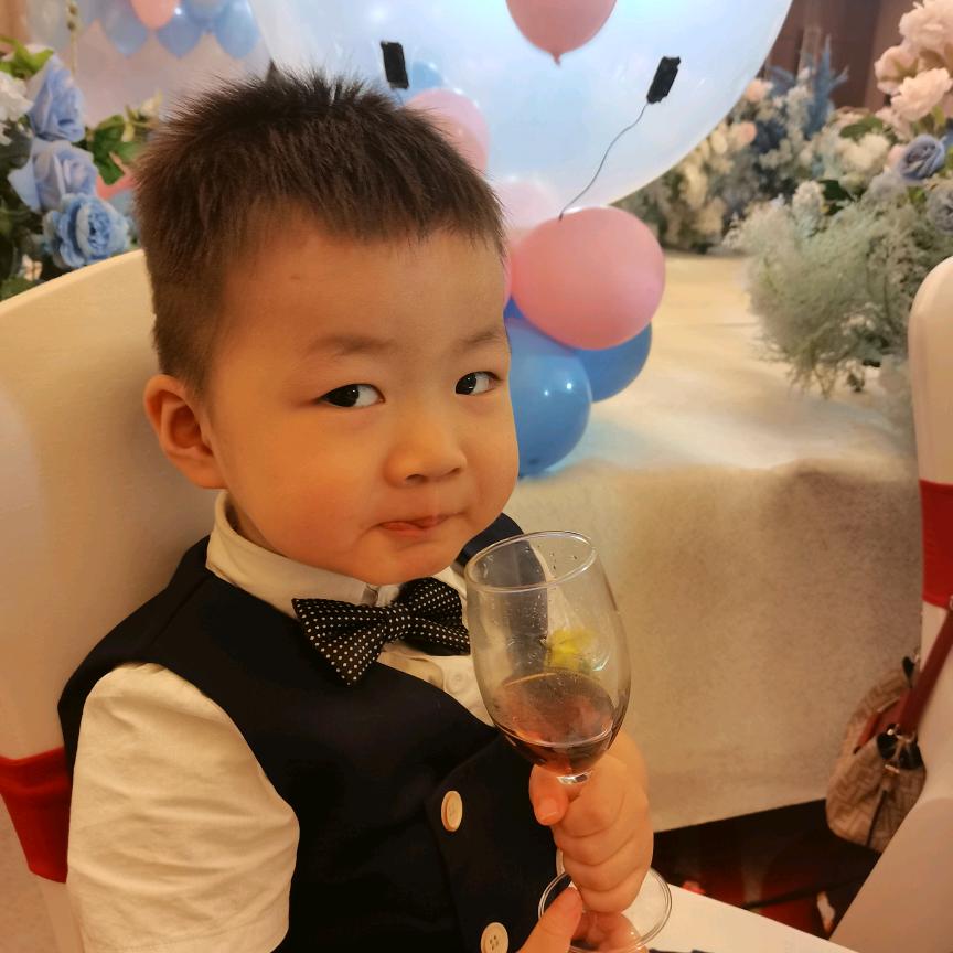 可爱的梓晨宝宝（请勿连赞）