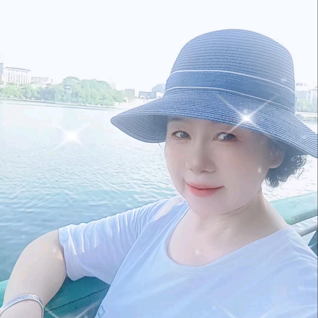 伊丽莎白阿卡丽