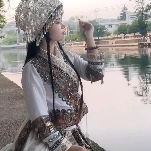 紫色烟花
