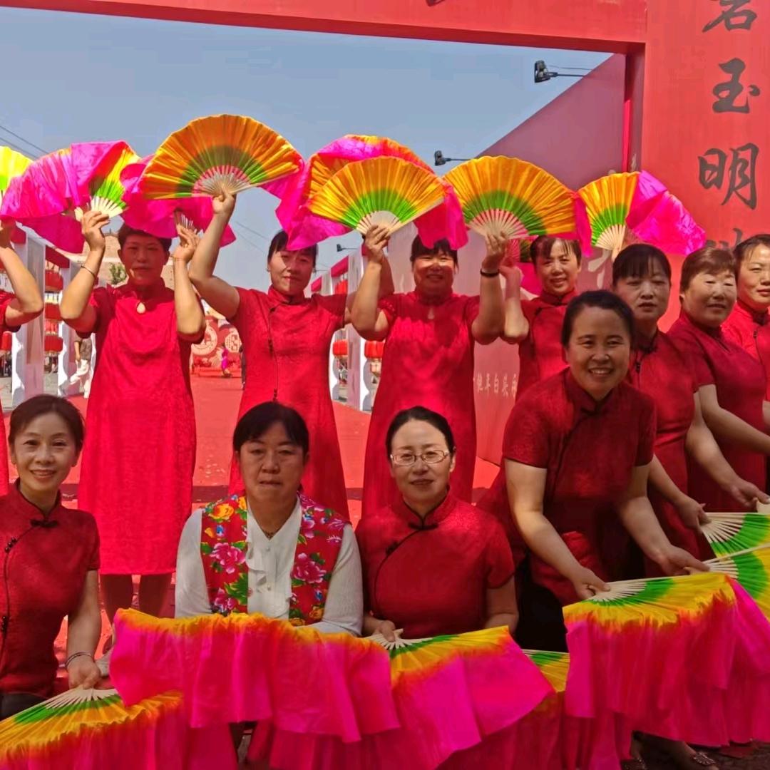 东堰喜婆婆妈妈团，亲友团礼服租售