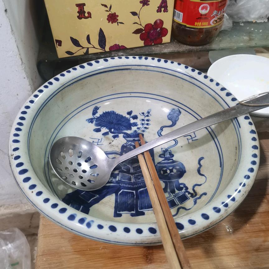 农村锅碗瓢盆