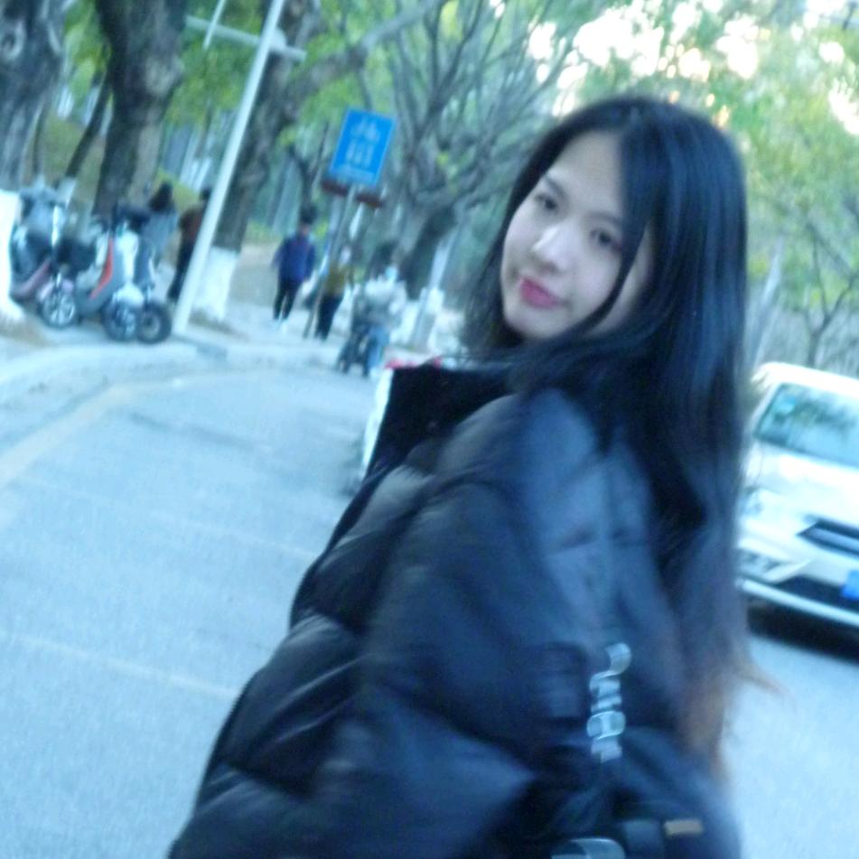 小新吃包子🤔