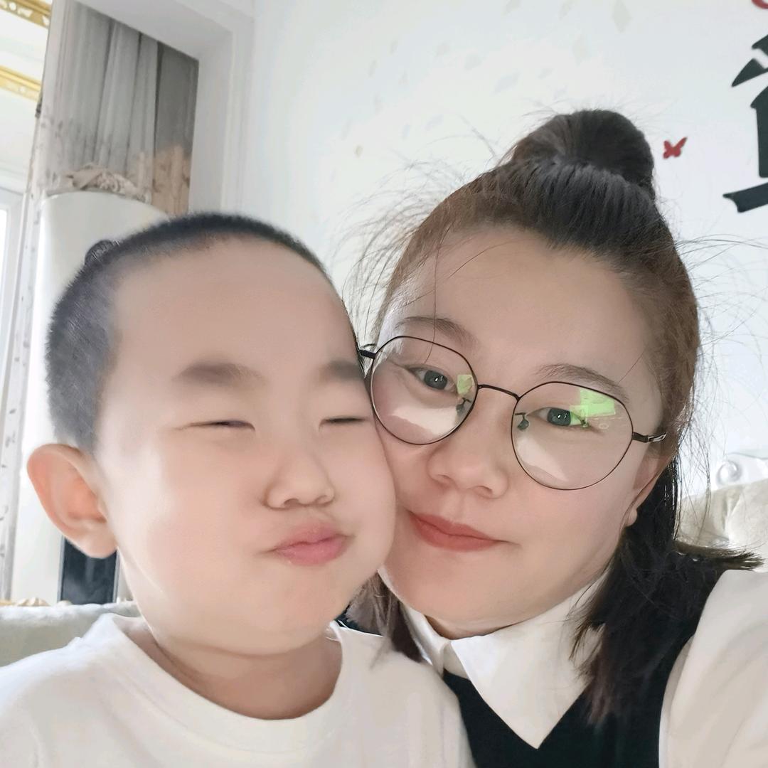 爱吃的小臭子