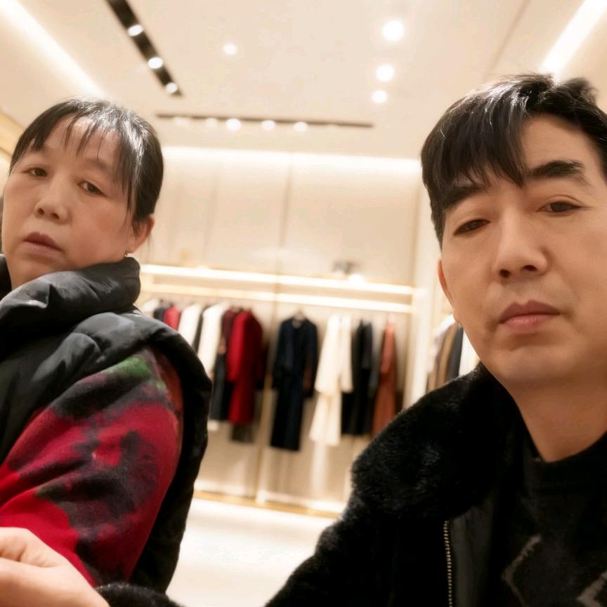 四季服装店