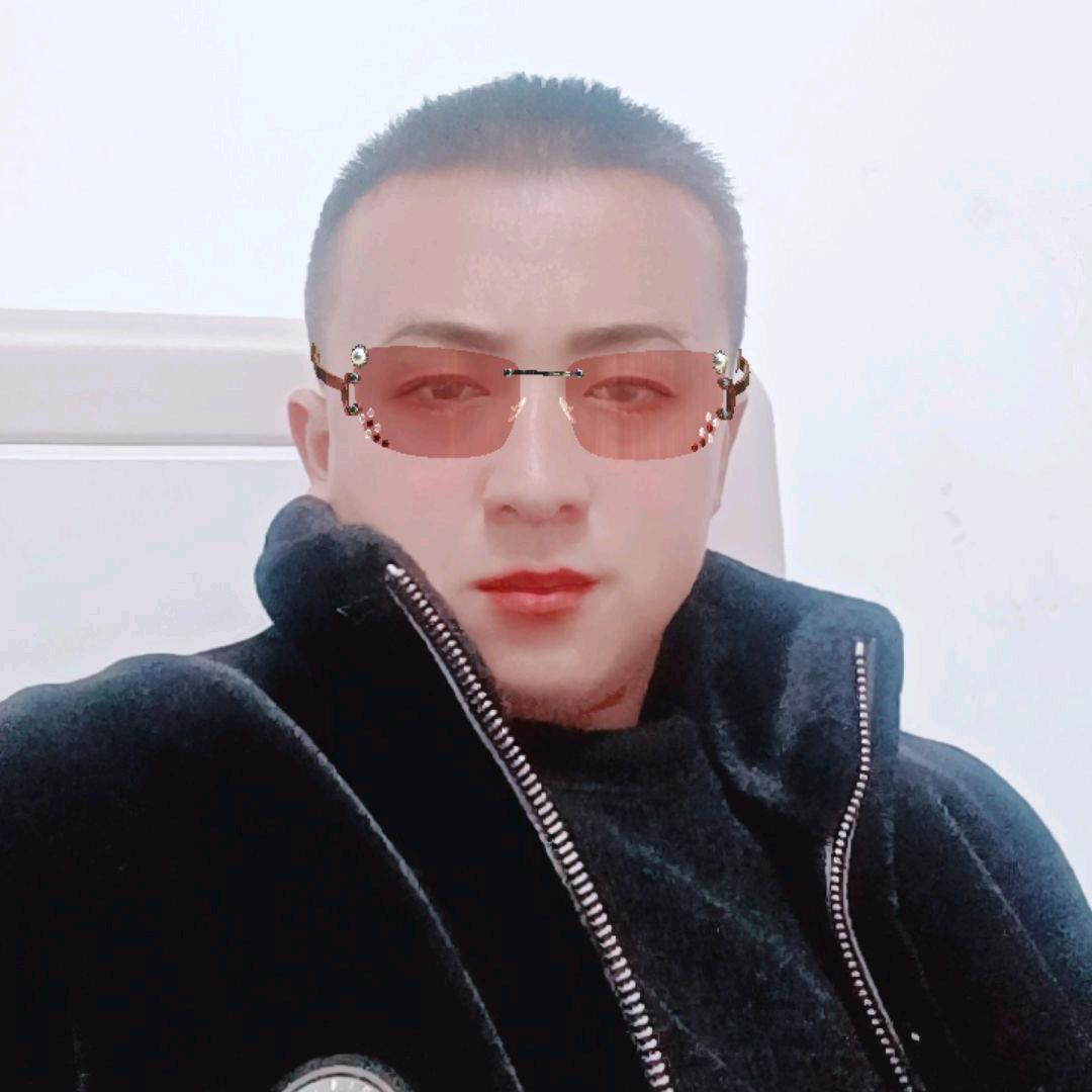 房卫杨