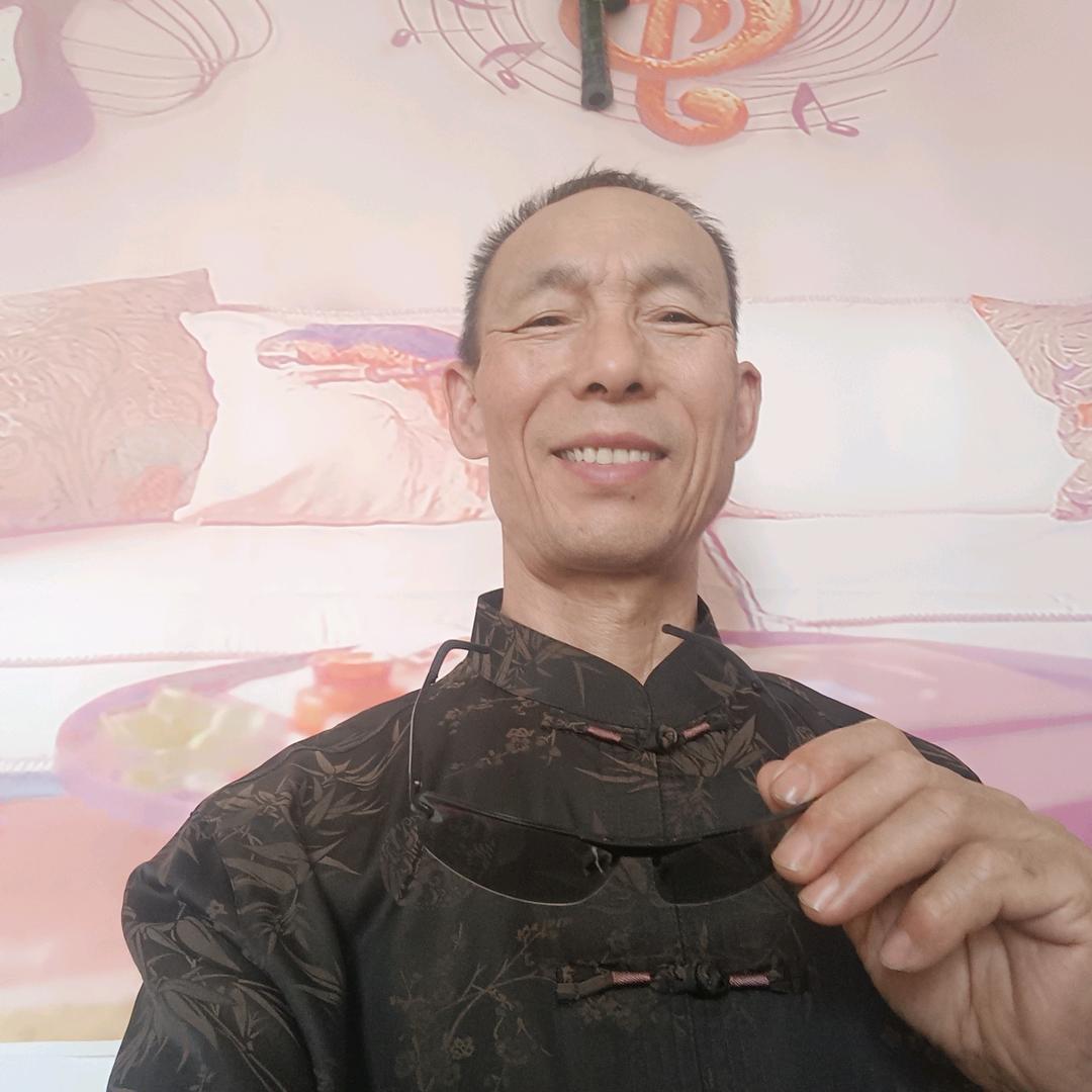 朱哥(唱歌🎤聊天)主播