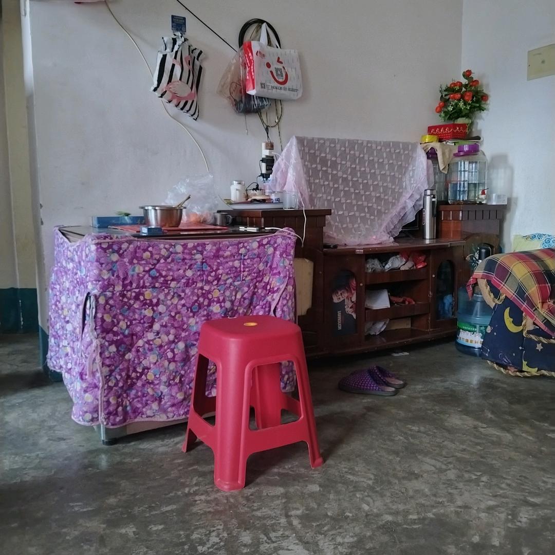 出。苦一辈子。一年又一年又苦又苦的。