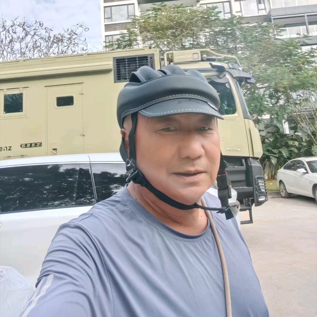 爱旅行的老胡