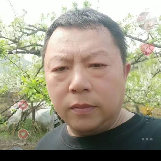 伟