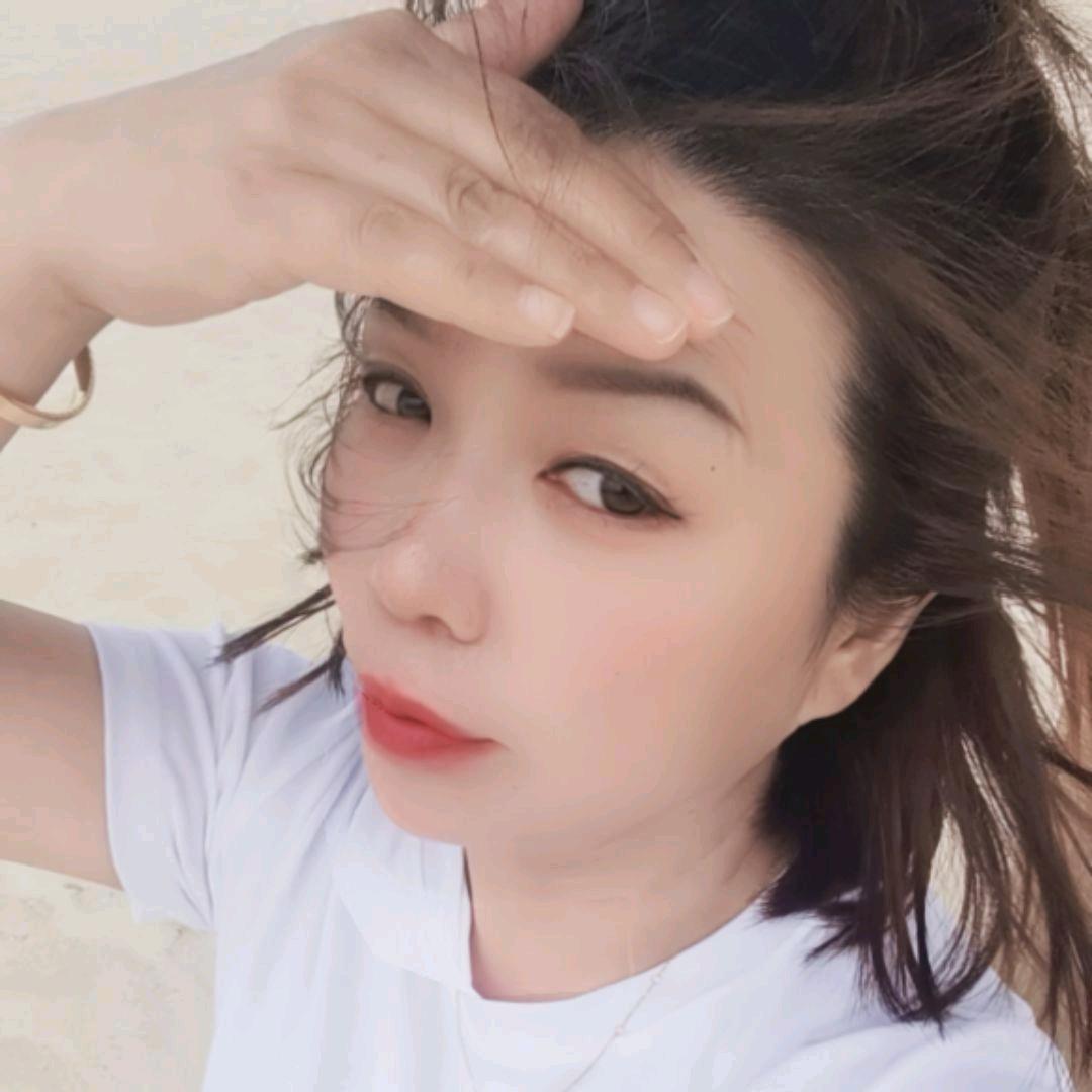 莲姐姐ง •̀o•́)ง (ง •̀