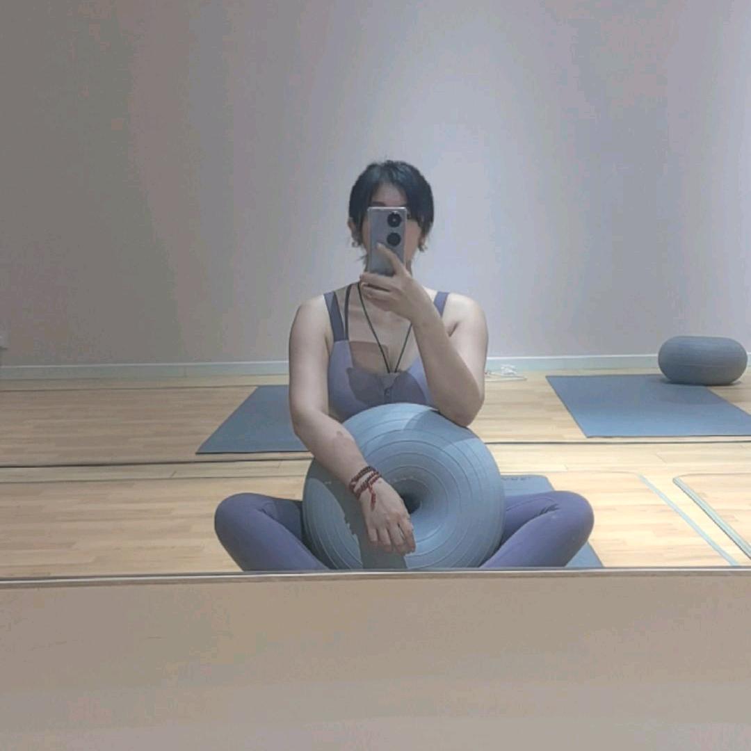 王 富 贵 儿 女 士👩