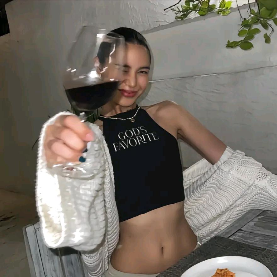 《》