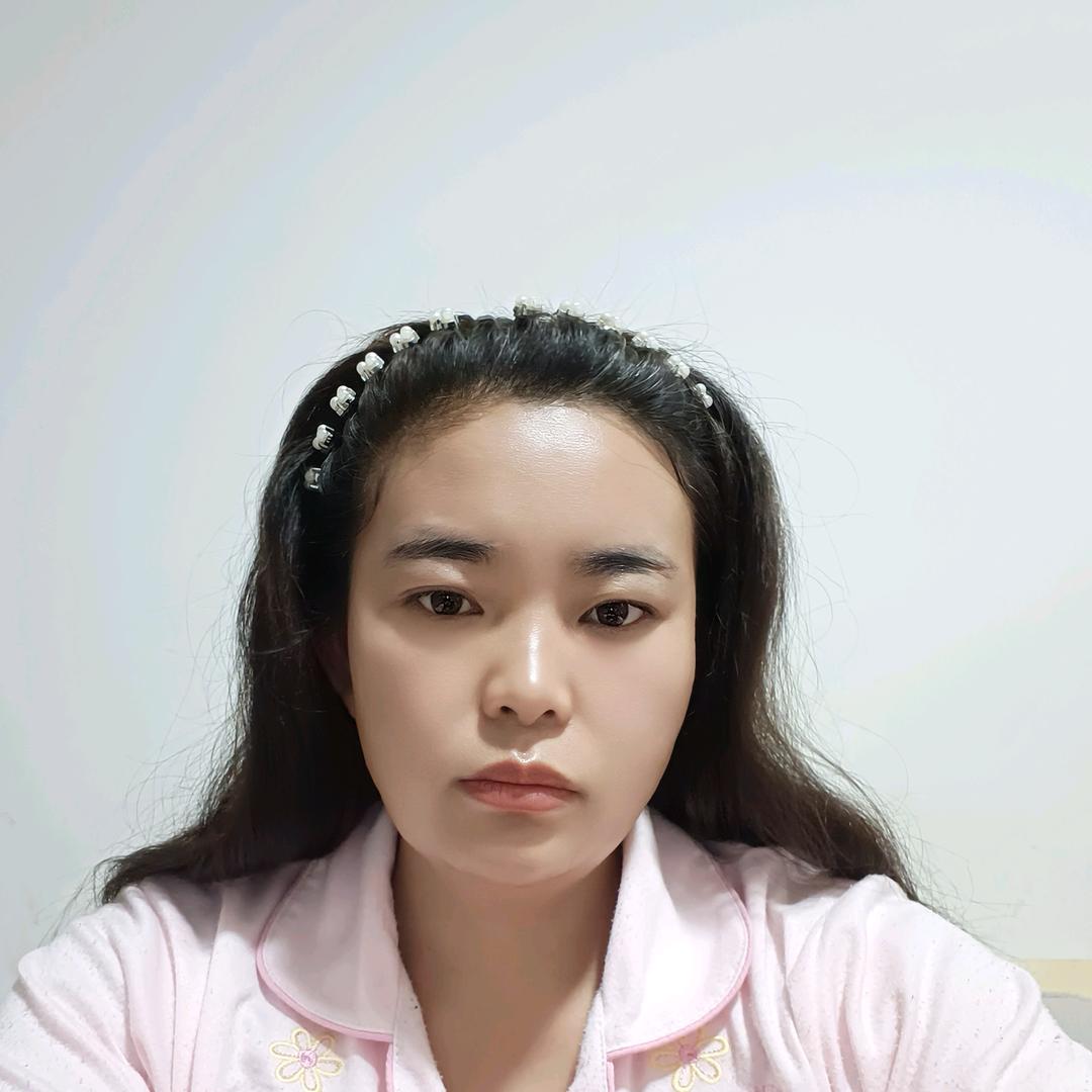 小何
