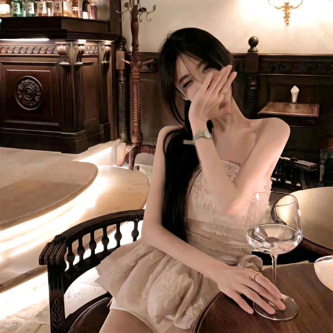 MiKi名媛千金生日拍大片