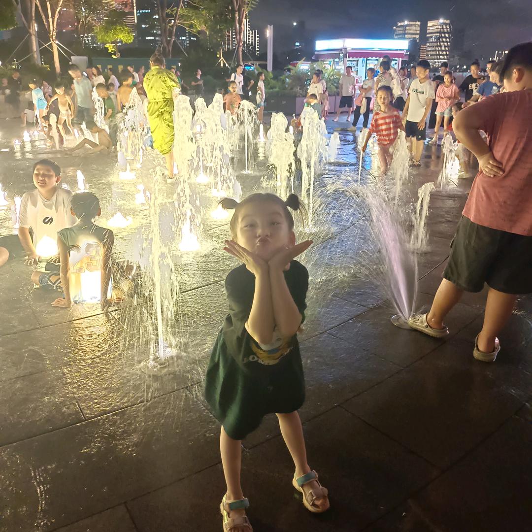 小小霞