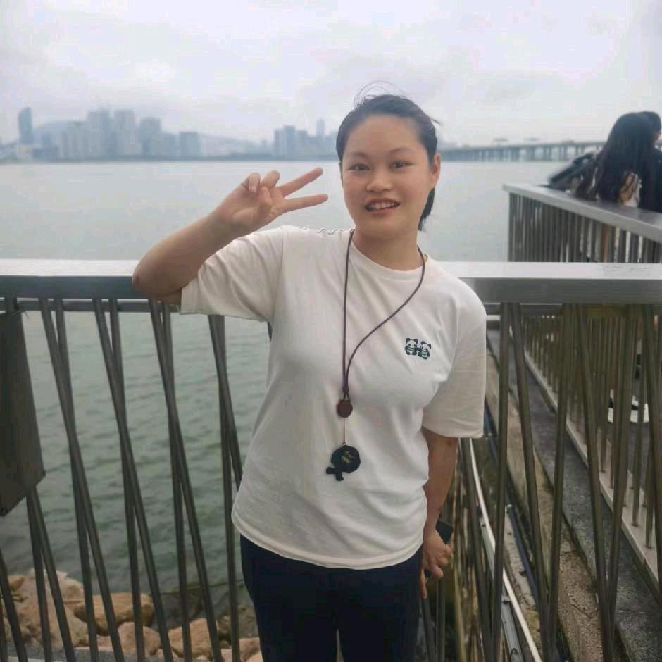 严紫君