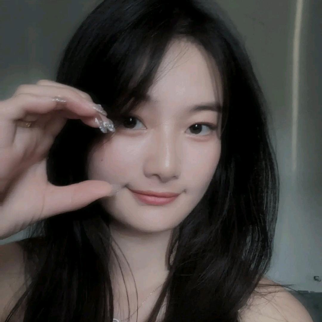 眼中有星河，梦中有彩虹。