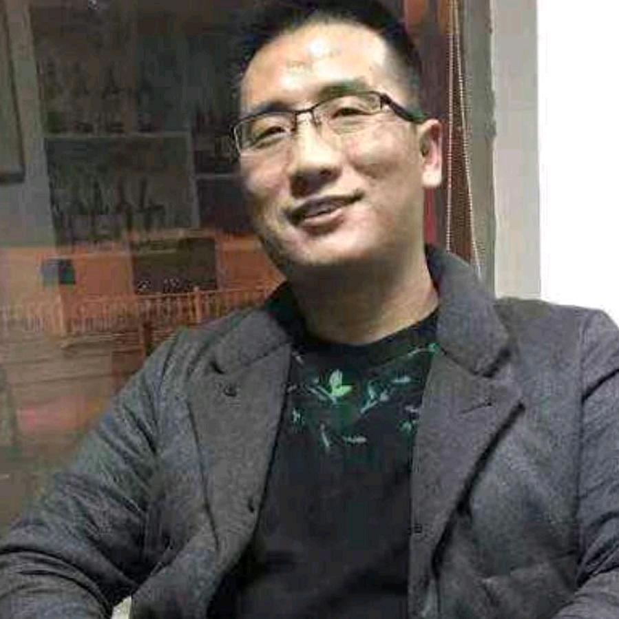W华
