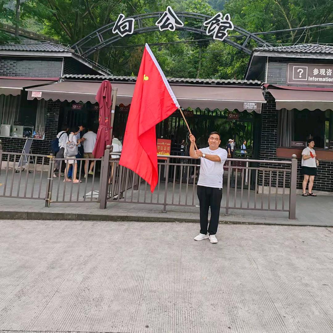 王后余生，张显幸福