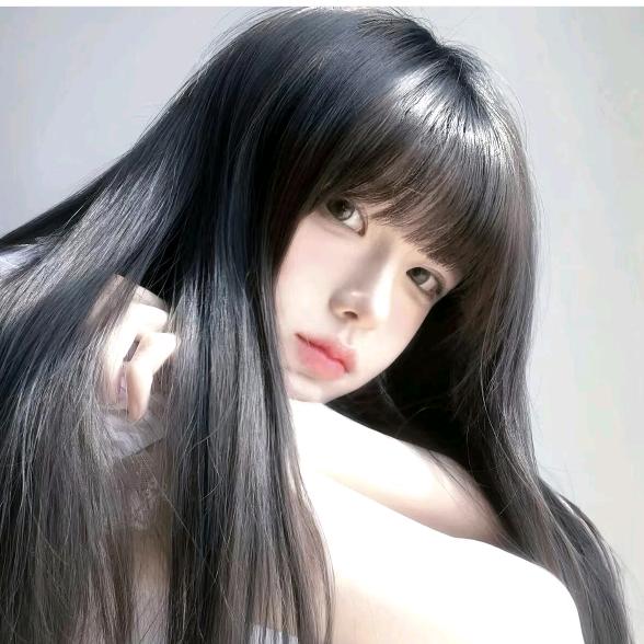 First . 俱乐部.小师姐