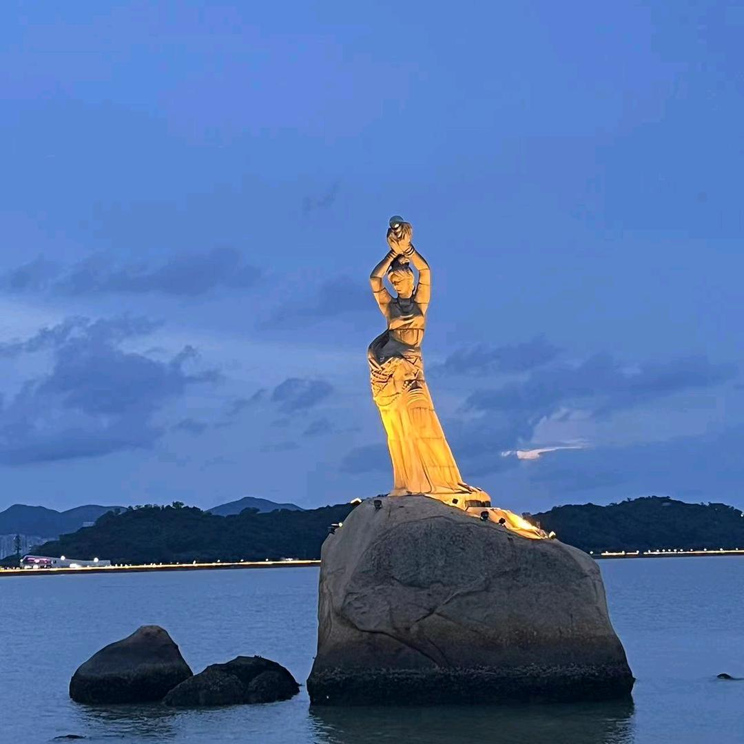 傲雪寒梅