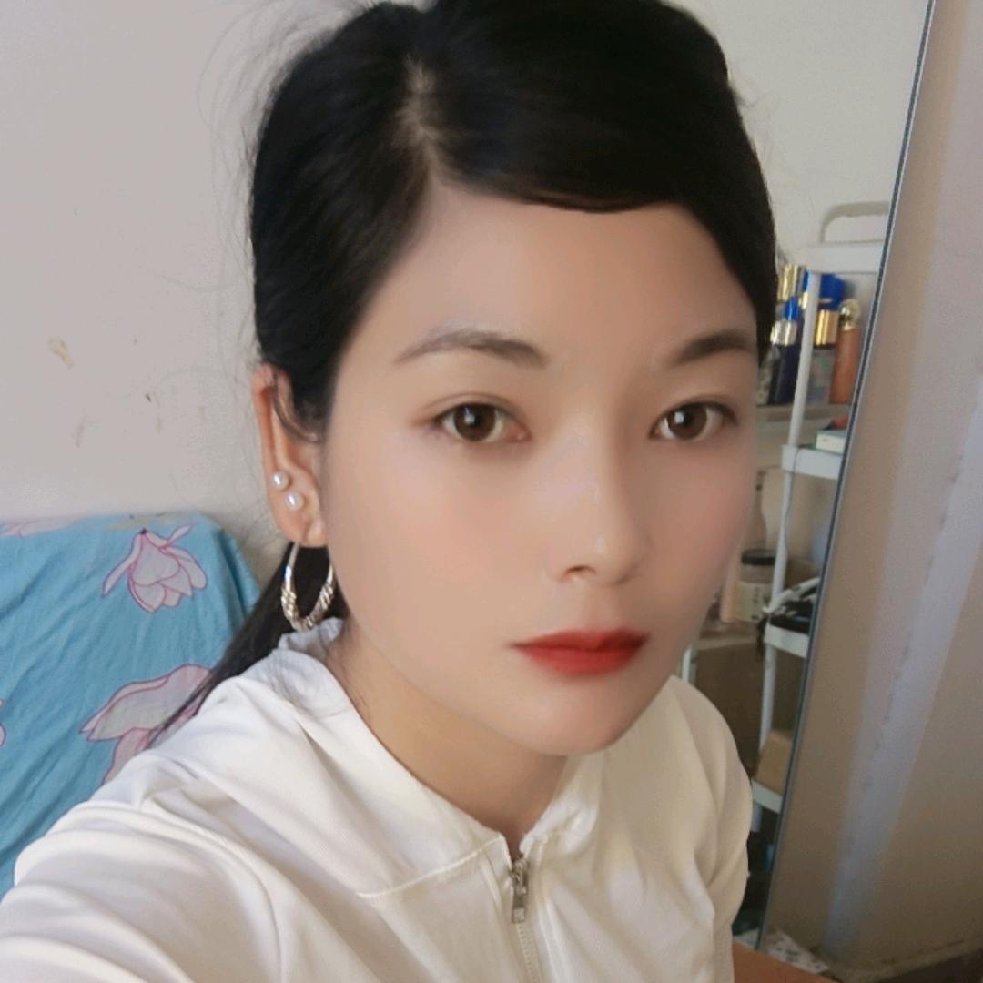 开心的燕子
