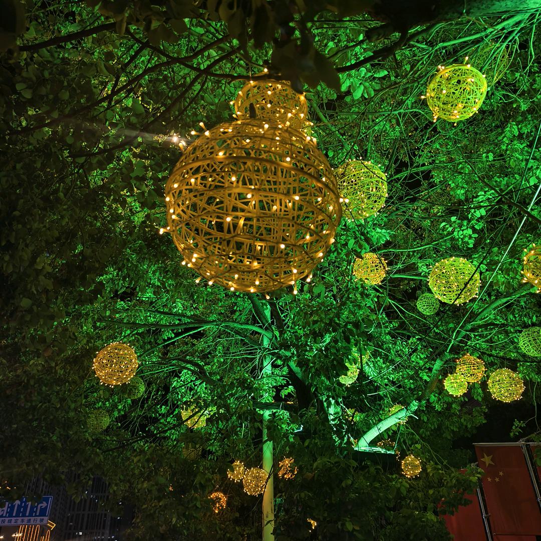 冲出阴霾见阳光