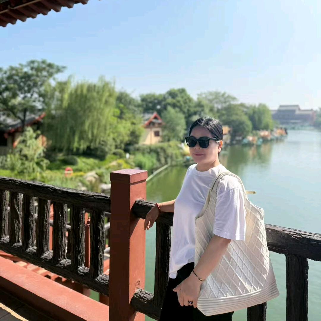 曼妮