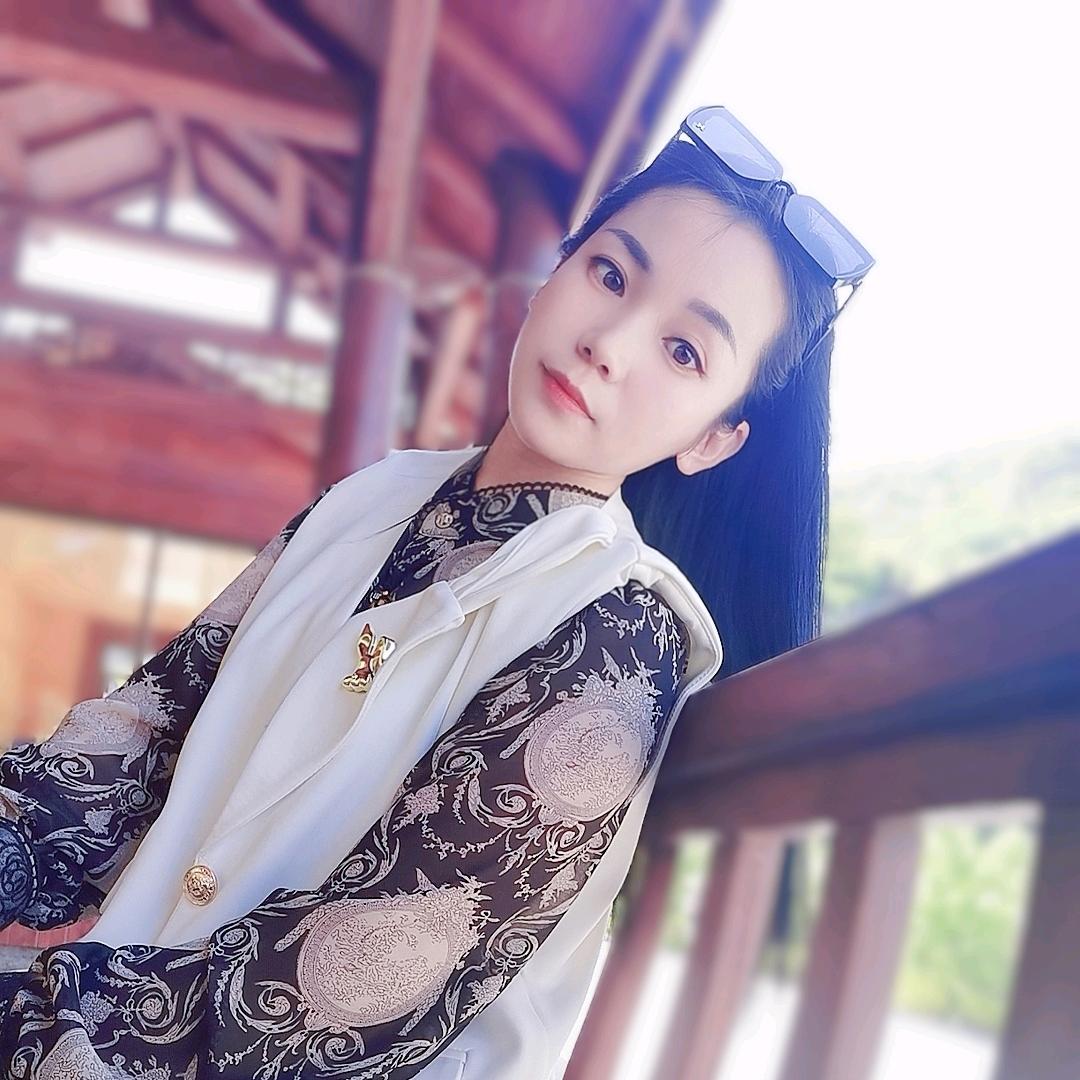 教绘画的༺静姐༒