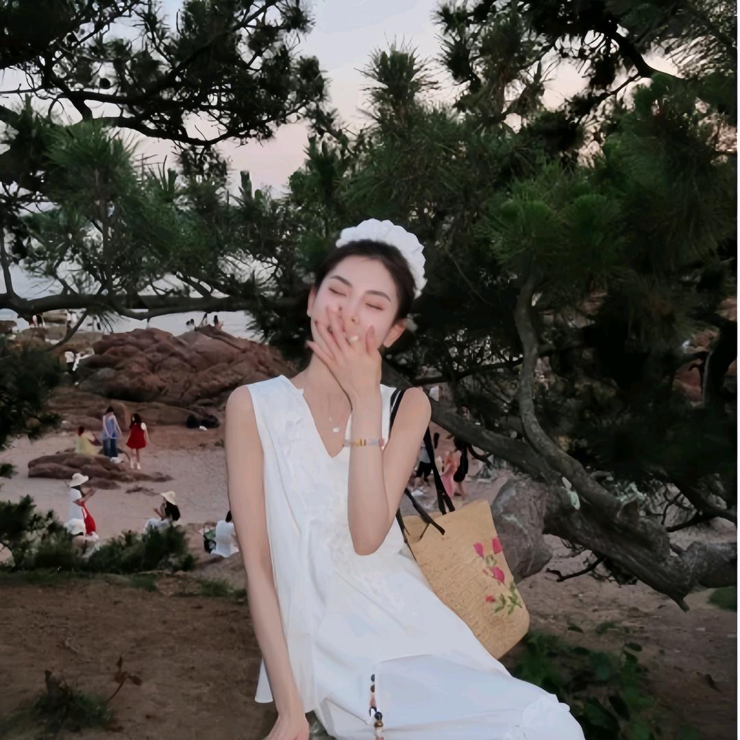 赵小小YIMAO(穿搭分享)