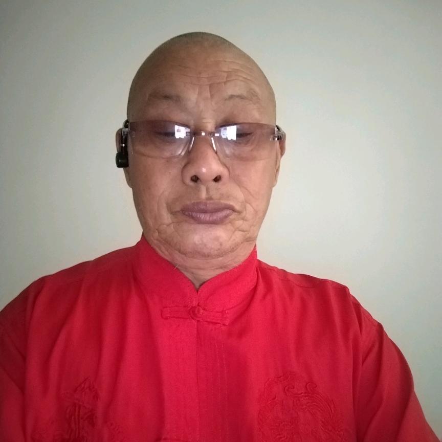 农村老兵在种田