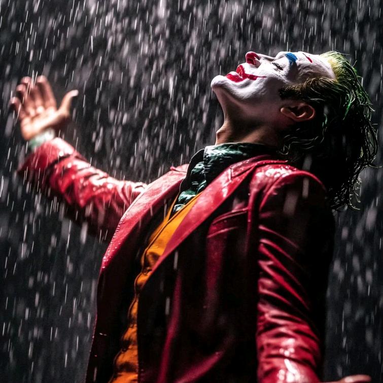 且听且忘且随风，且行且看且纵容