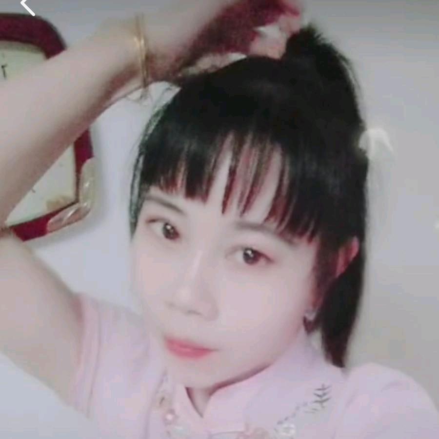 两个开心果。💐💐💐💐💐💐