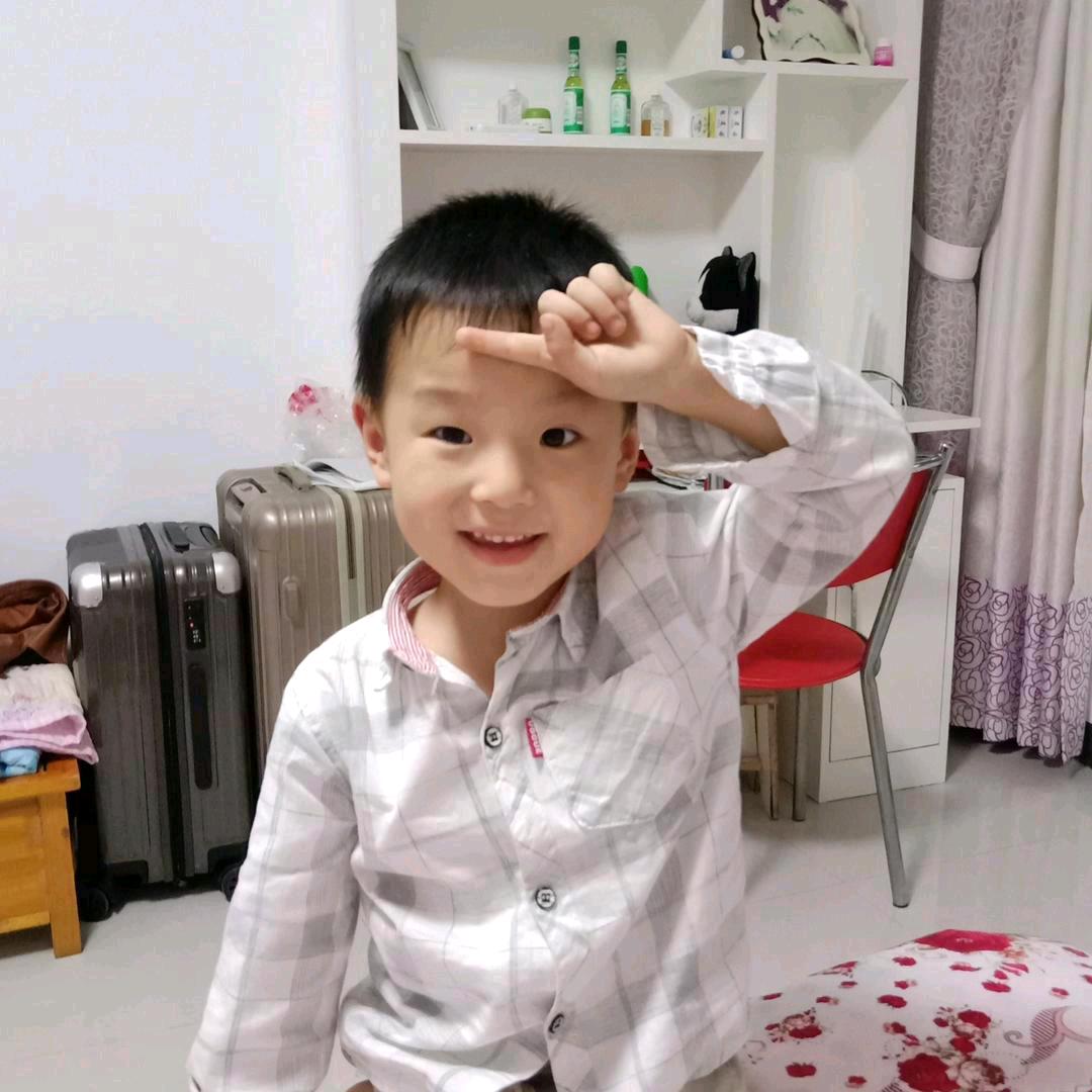 邹家丫头！烈酒敬过往！爱家人！爱自己！
