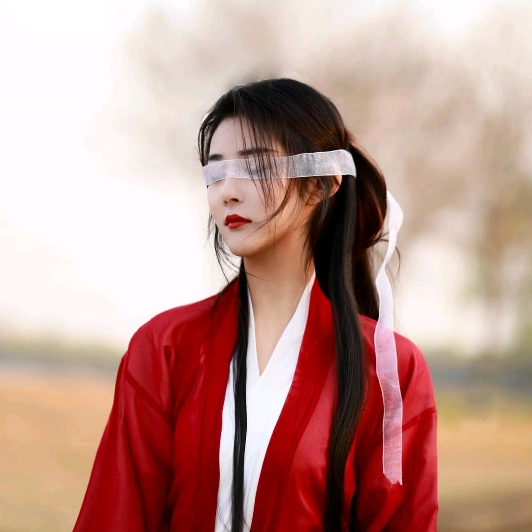 ༒