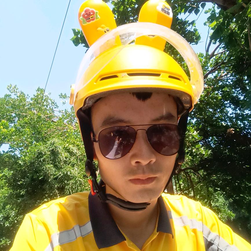 陈师傅开挖机只开新挖机