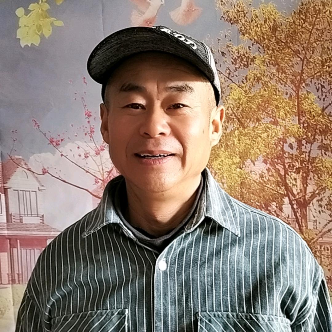 李哥🎤（晚上7：19分开播）