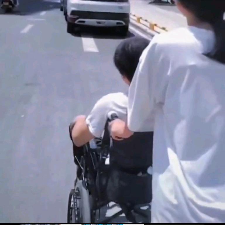 离殇【暴发户】