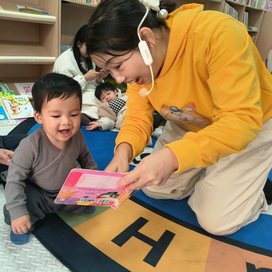 龙文小未来亲子阅读馆