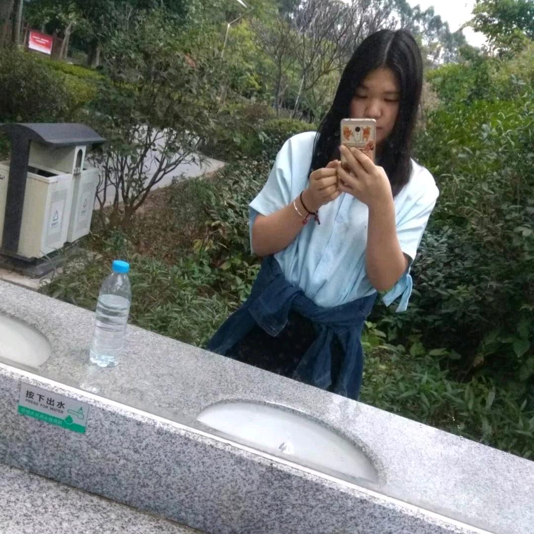 小彩虹的微笑