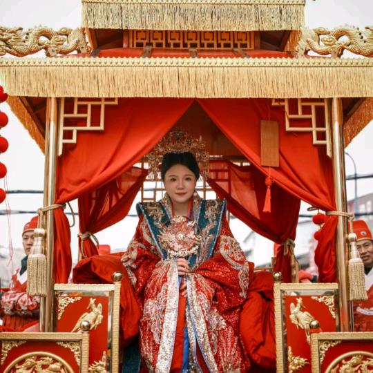 乡里乡亲花轿（团队招人）