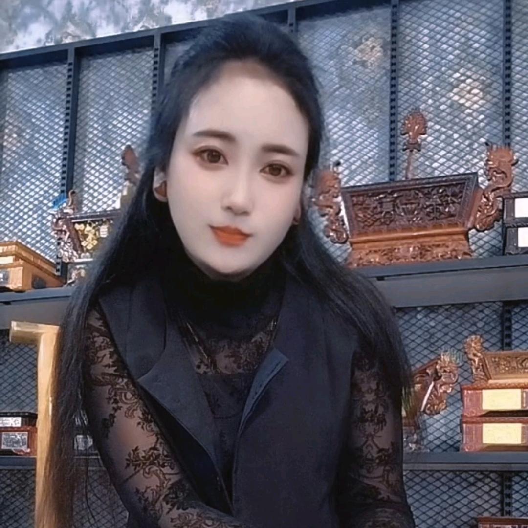 🐷藏天鸿总监🐷罗珍