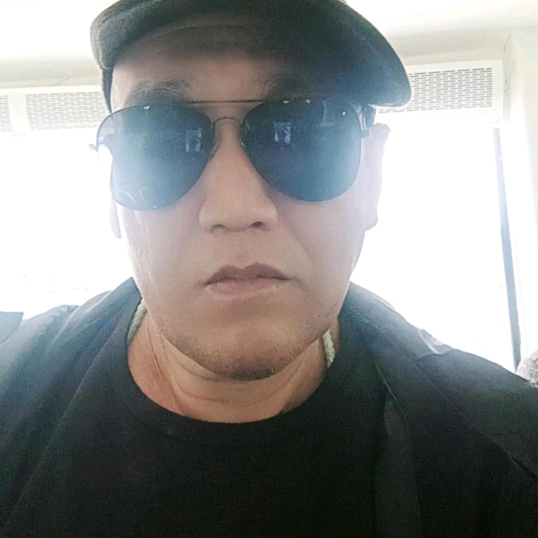 隔壁老王。