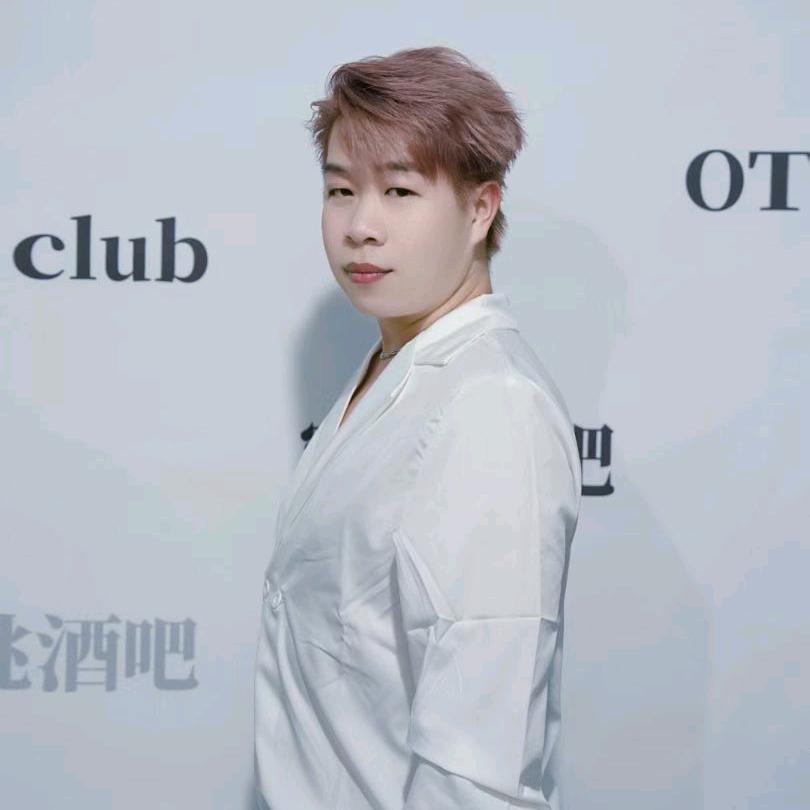 OT蜜桃酒吧    小七