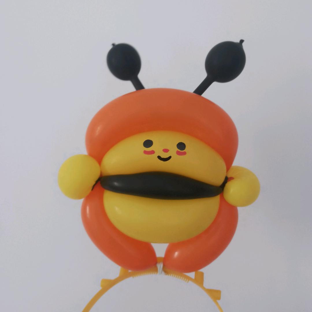 爱编气球的小姐姐