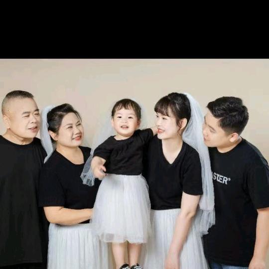 姣