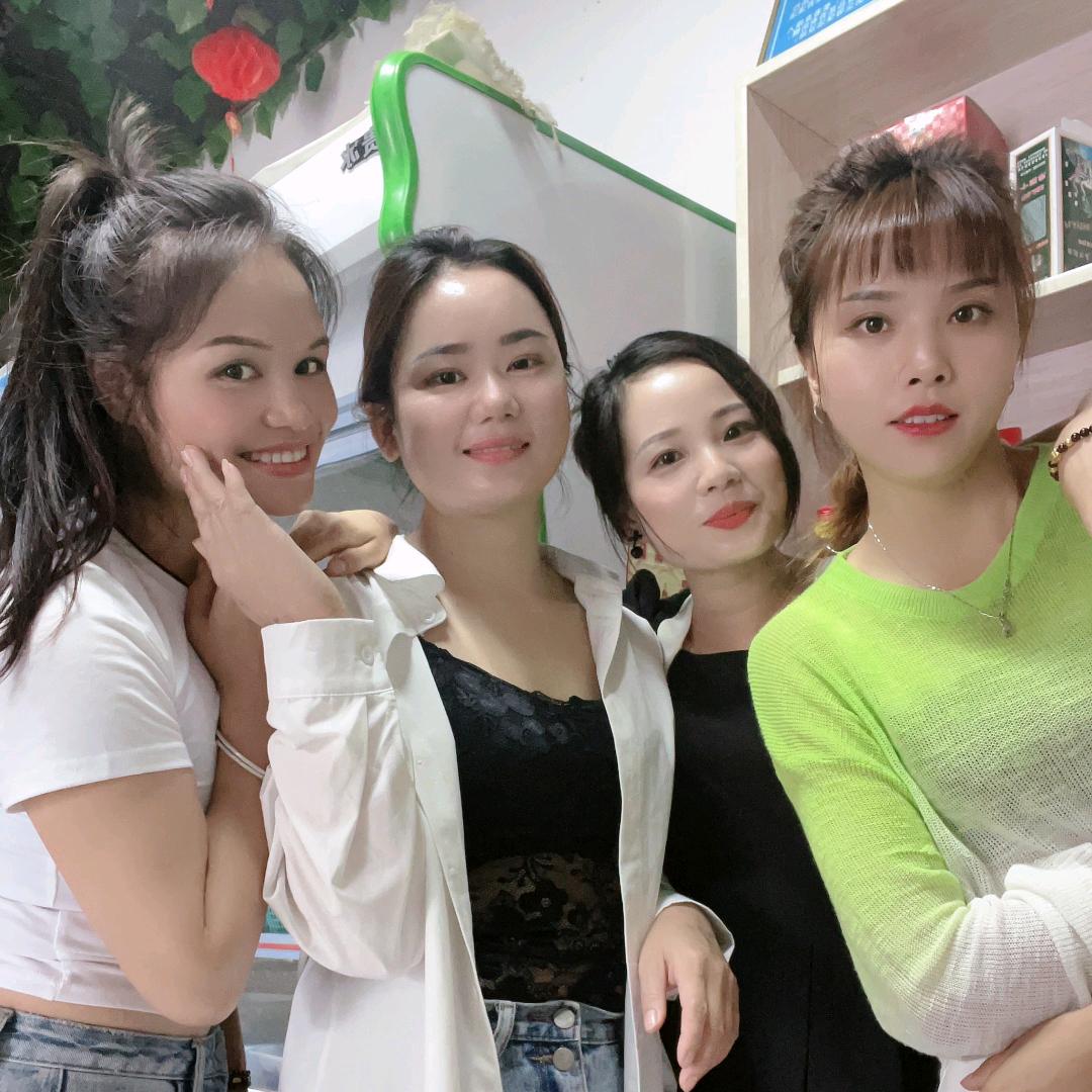 布依❤️小岑妹